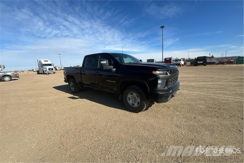 Chevrolet Silverado 2500HD 4x4 Crew Cab Pickup Други