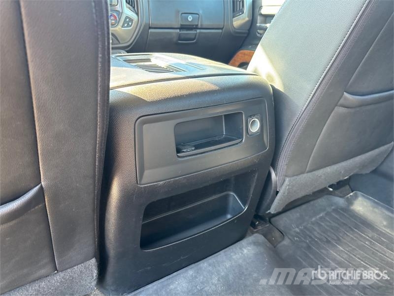 Chevrolet Silverado 2500 High Country 4x4 Crew Cab Pickup أخرى
