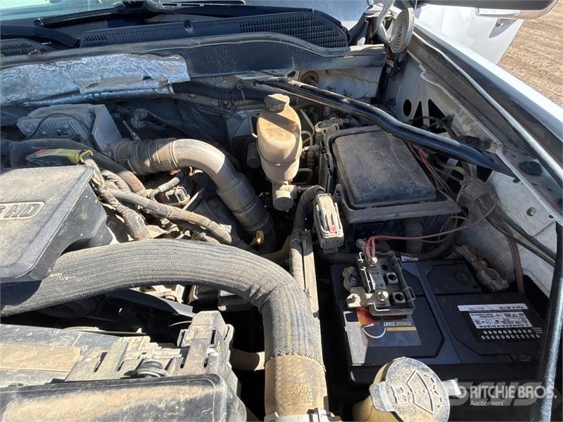 Chevrolet Silverado 2500 High Country 4x4 Crew Cab Pickup Ostalo