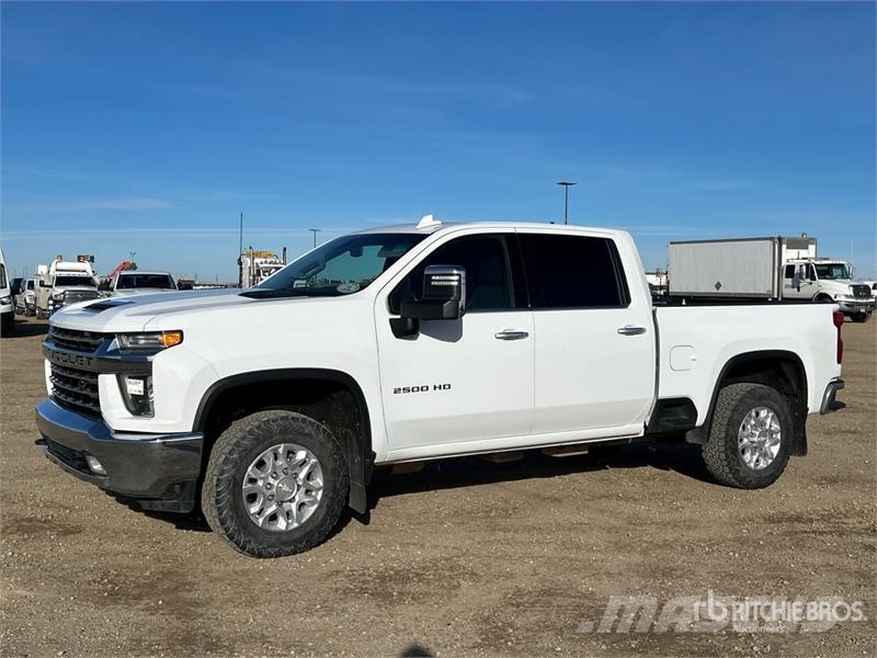 Chevrolet Silverado 2500HD LTZ 4x4 Crew Cab Pickup Egyéb