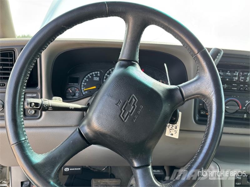 Chevrolet Silverado 2500 LT 4x2 Extended Cab Pickup Kita