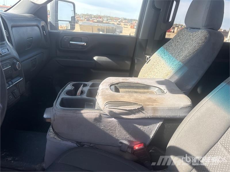 Chevrolet Silverado 2500HD 4x4 Crew Cab Pickup Други