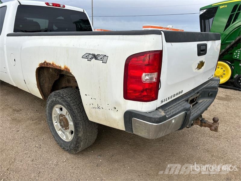 Chevrolet Silverado 2500 LT 4x4 Extended Cab Pickup Muu