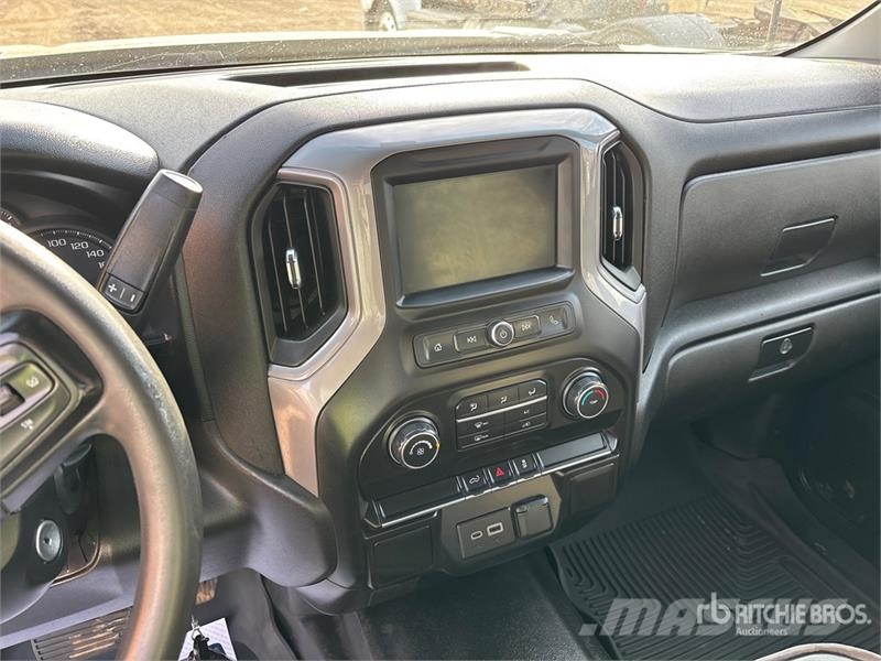 Chevrolet Silverado 2500 HD 4x4 Crew Cab Pickup Ostalo