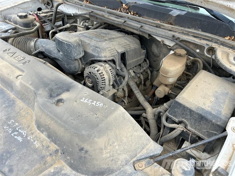 Chevrolet Silverado 2500 LT 4x4 Extended Cab Pickup Muu