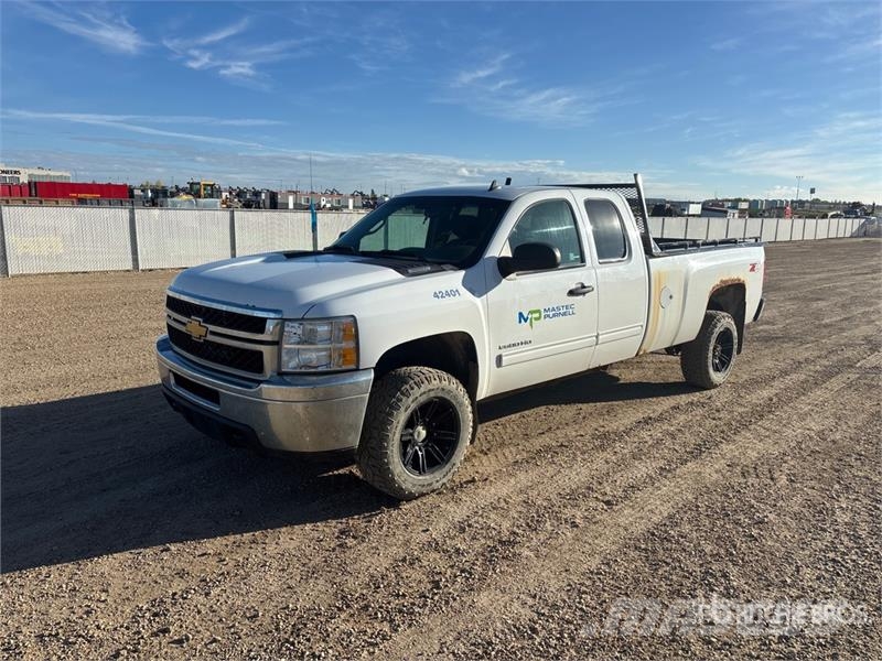 Chevrolet Silverado 2500 LT 4x4 Extended Cab Pickup Ostalo