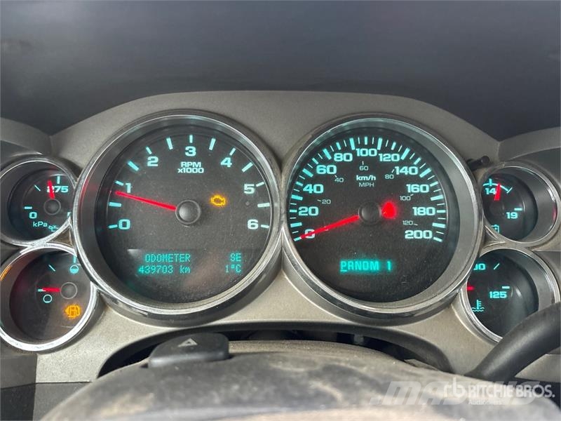 Chevrolet Silverado 2500HD Ciężarówki typu Platforma / Skrzynia