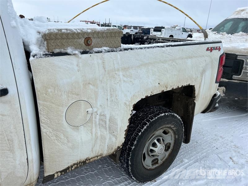 Chevrolet Silverado 2500HD 4x4 Crew Cab Pickup Drugi