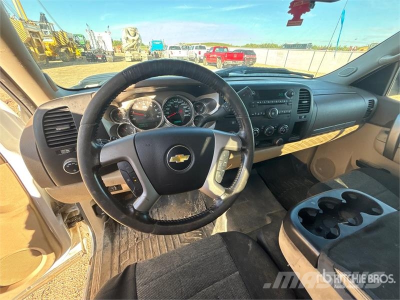 Chevrolet Silverado 2500 LT 4x4 Extended Cab Pickup Ostalo
