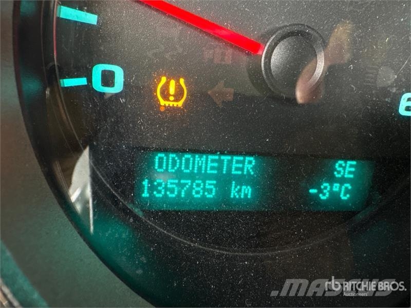 Chevrolet Silverado 2500HD LT 4x4 Crew Cab Snow Plow Truck Municipal/vehicul cu uz general