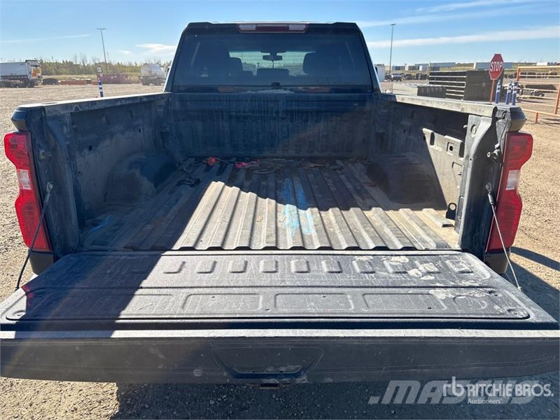 Chevrolet Silverado 2500 4x4 Crew Cab Pickup Altele