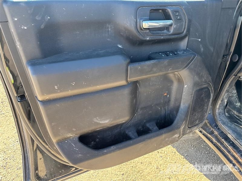 Chevrolet Silverado 2500 4x4 Crew Cab Pickup Altele