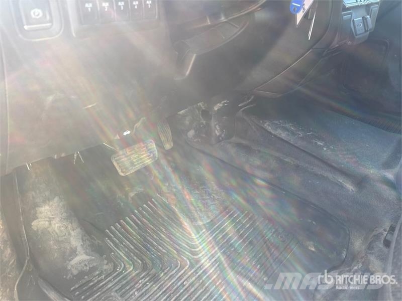 Chevrolet Silverado 2500HD 4x4 Crew Cab Pickup Други
