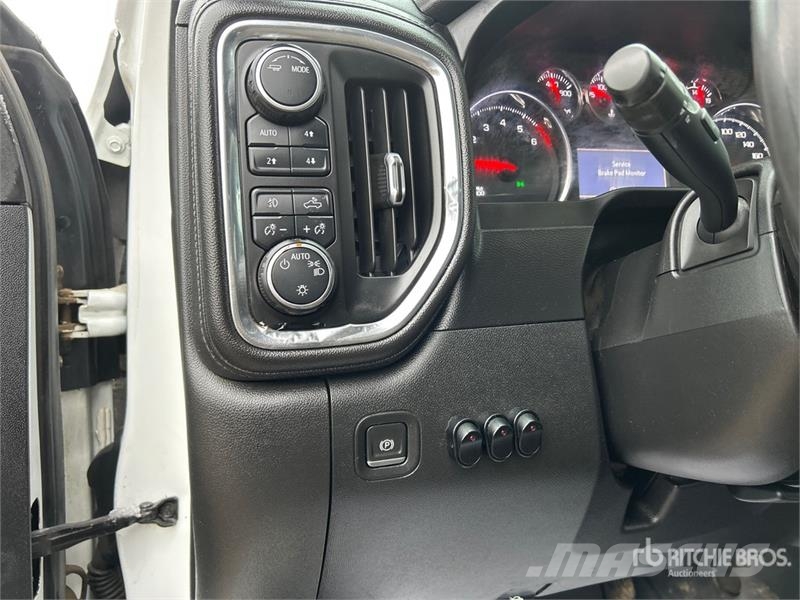 Chevrolet Silverado 2500 HD 4x4 Crew Cab Pickup Ostalo