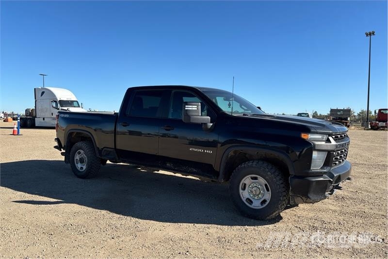 Chevrolet Silverado 2500 4x4 Crew Cab Pickup Altele