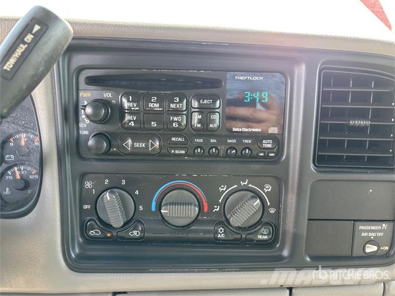 Chevrolet Silverado 2500 LT 4x2 Extended Cab Pickup Kita