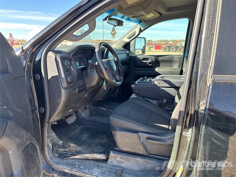 Chevrolet Silverado 2500 4x4 Crew Cab Pickup Altele