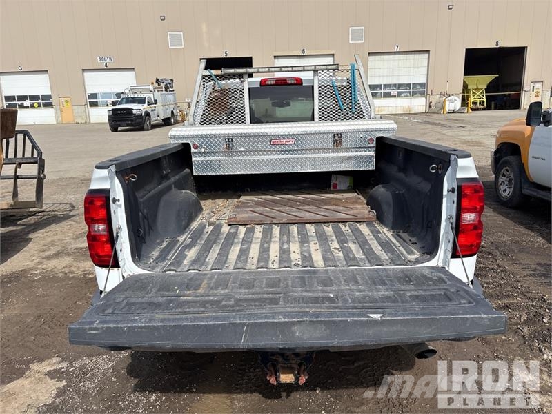 Chevrolet Silverado 2500HD 4x2 Extended Cab Pickup Други