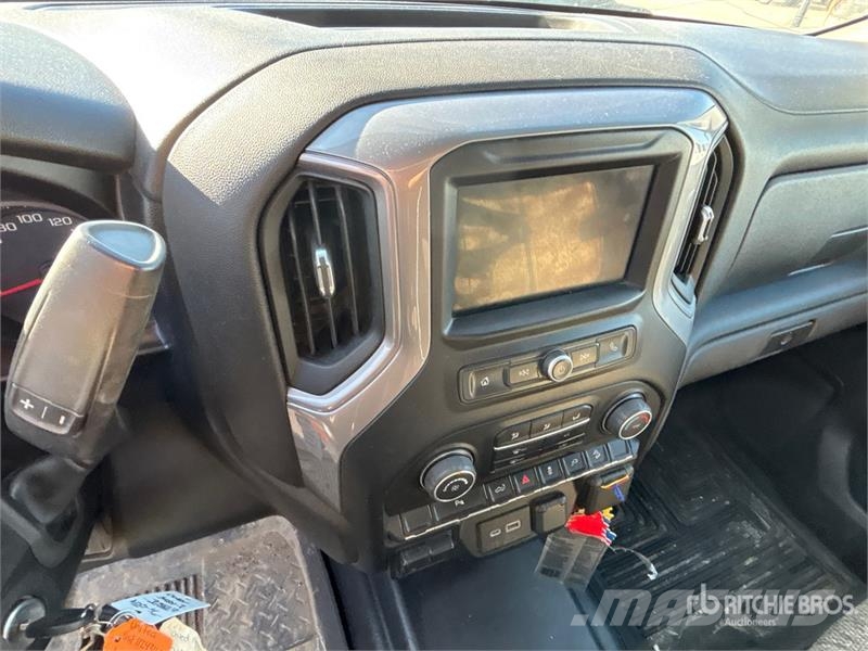 Chevrolet Silverado 2500HD Kamioni cisterne