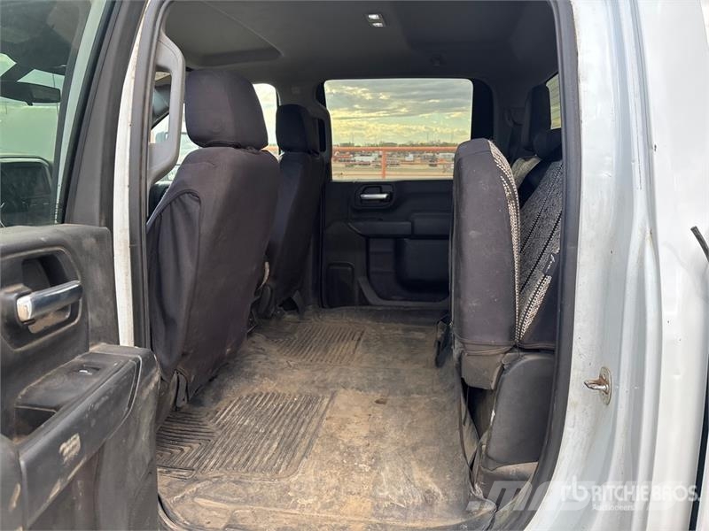 Chevrolet Silverado 2500HD 4x4 Crew Cab Pickup Други