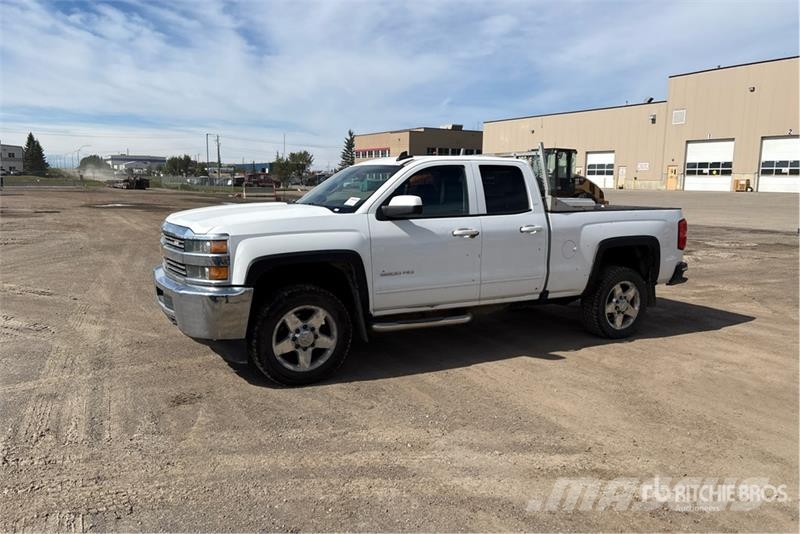 Chevrolet Silverado 2500HD 4x2 Extended Cab Pickup Други