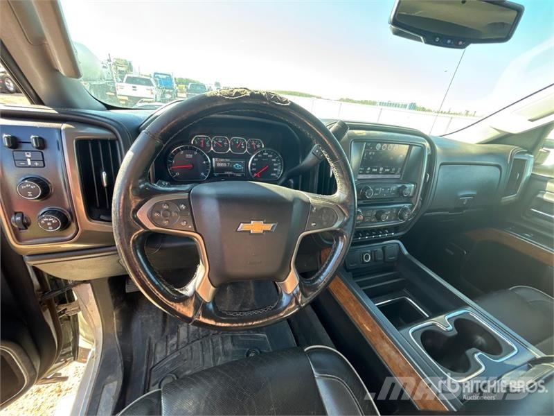 Chevrolet Silverado 2500 High Country 4x4 Crew Cab Pickup أخرى