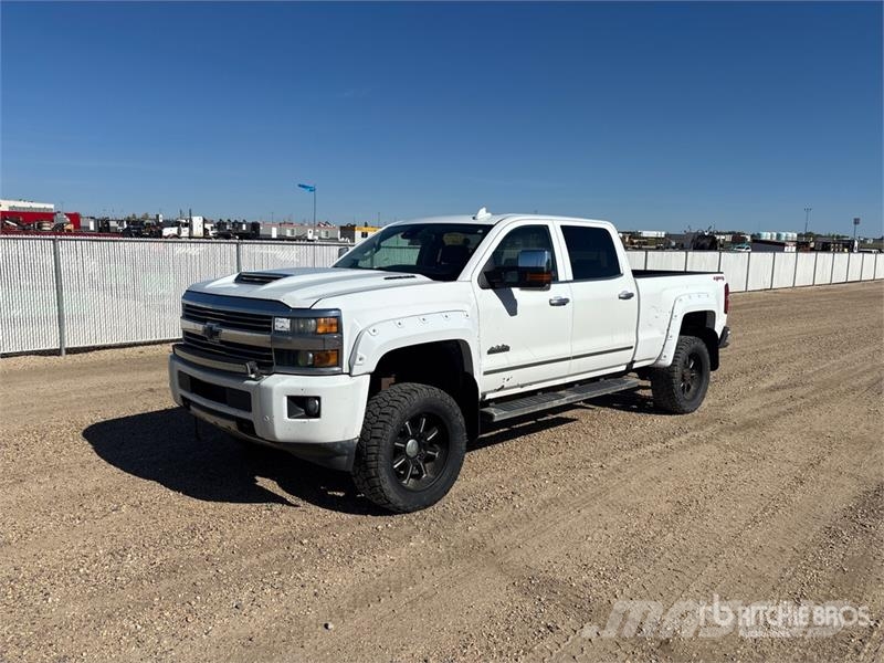 Chevrolet Silverado 2500 High Country 4x4 Crew Cab Pickup Ostalo