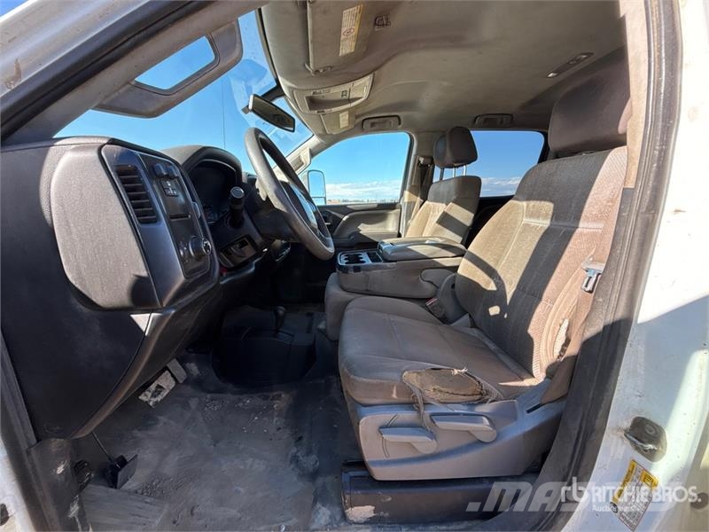 Chevrolet Silverado 2500 4x4 Crew Cab Pickup Autre fourgon / utilitaire