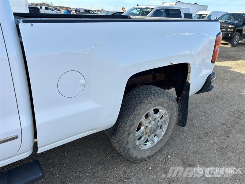 Chevrolet Silverado 2500HD LTZ 4x4 Crew Cab Pickup Andre varebiler