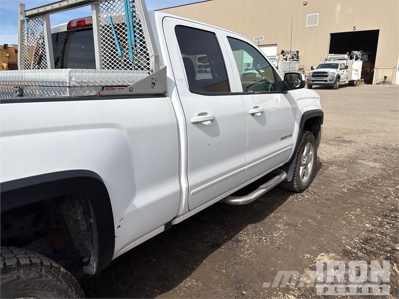 Chevrolet Silverado 2500HD 4x2 Extended Cab Pickup Други
