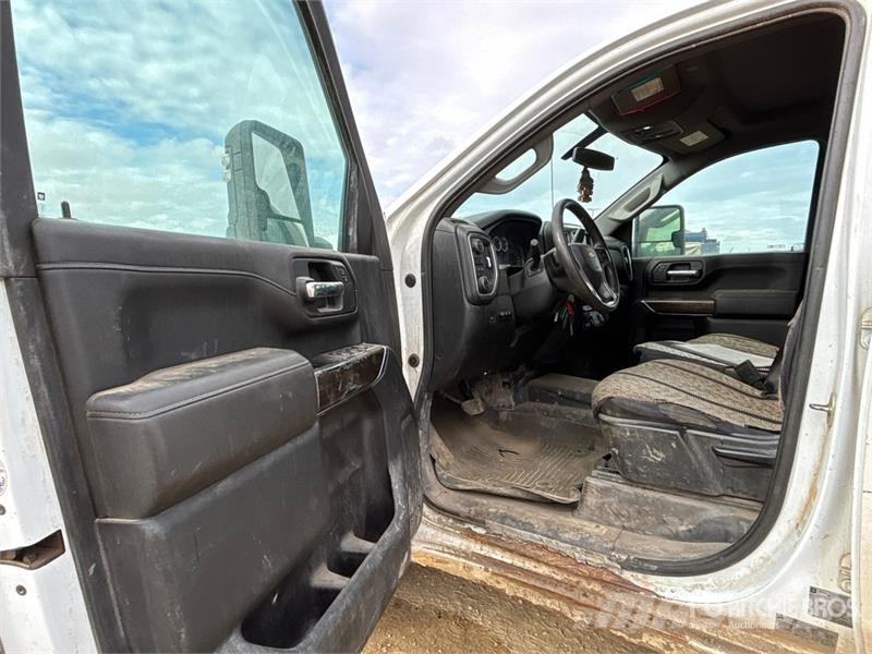 Chevrolet Silverado 2500 LT 4x4 Crew Cab Pickup Drugi
