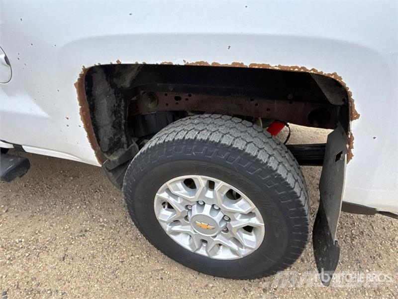 Chevrolet Silverado 2500HD LTZ 4x4 Crew Cab Pickup Andre varebiler