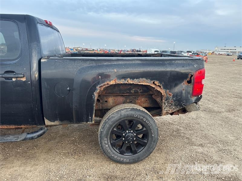 Chevrolet Silverado 2500 HD LTZ 4x4 Crew Cab Pickup أخرى