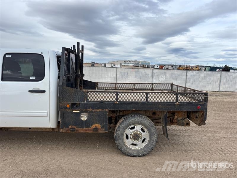 Chevrolet Silverado 2500HD 平板式/側卸式卡車