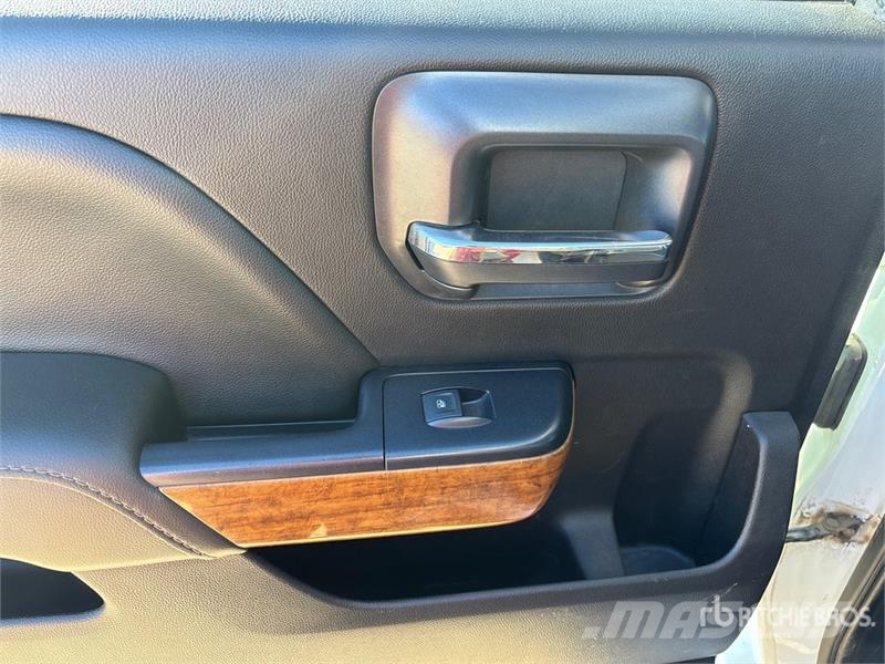 Chevrolet Silverado 2500 High Country 4x4 Crew Cab Pickup أخرى