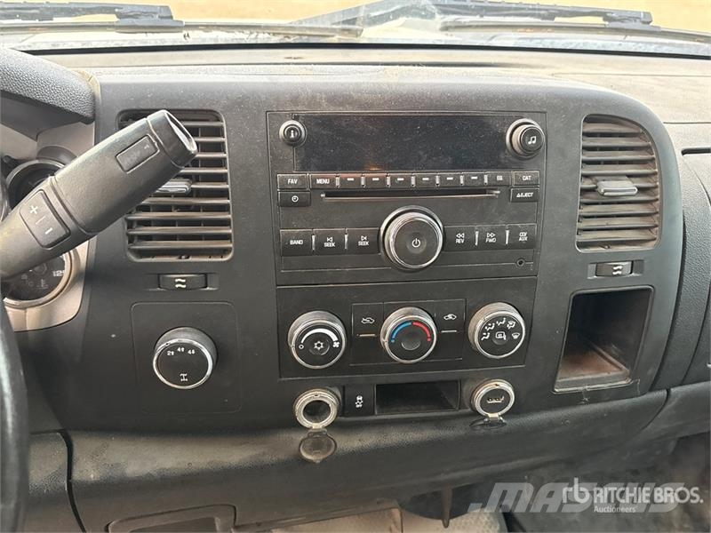 Chevrolet Silverado 2500HD Ciężarówki typu Platforma / Skrzynia
