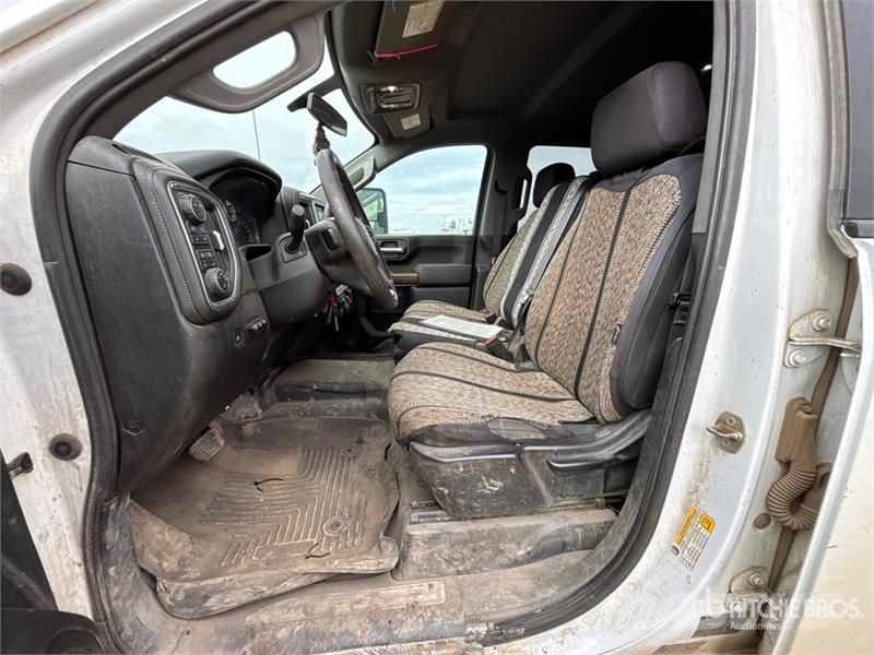 Chevrolet Silverado 2500 LT 4x4 Crew Cab Pickup Drugi