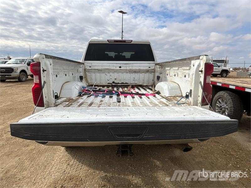 Chevrolet Silverado 2500 LT 4x4 Crew Cab Pickup Drugi