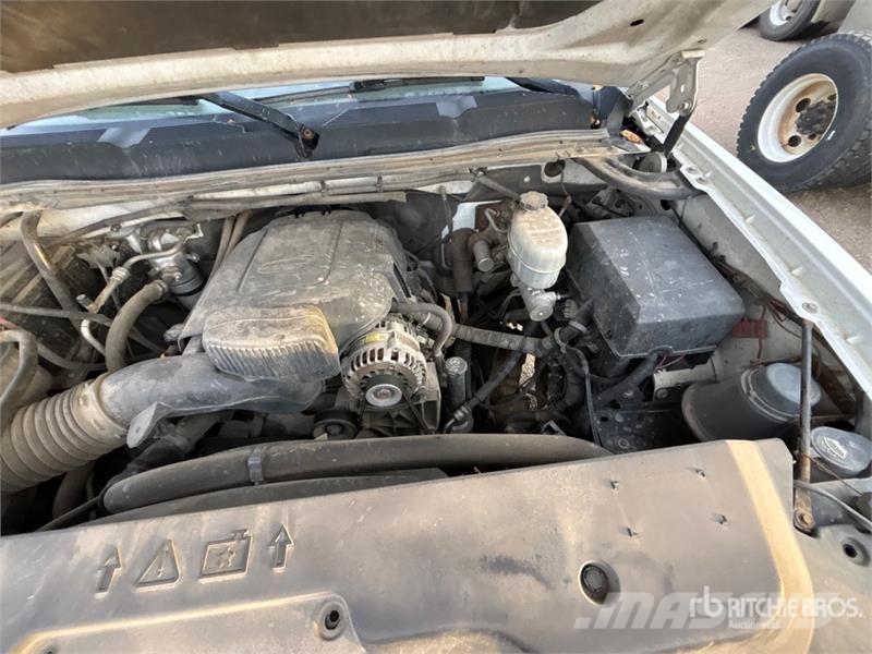 Chevrolet Silverado 2500HD Ciężarówki typu Platforma / Skrzynia