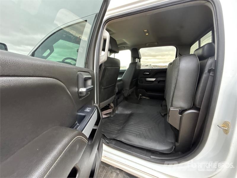 Chevrolet Silverado 2500HD LTZ 4x4 Crew Cab Pickup Andre varebiler