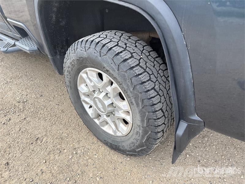 Chevrolet Silverado 2500 HD LT 4x4 Crew Cab Pickup Ostalo