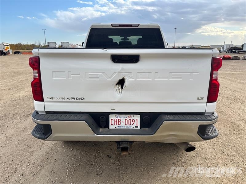 Chevrolet Silverado 2500HD 4x4 Crew Cab Pickup Други