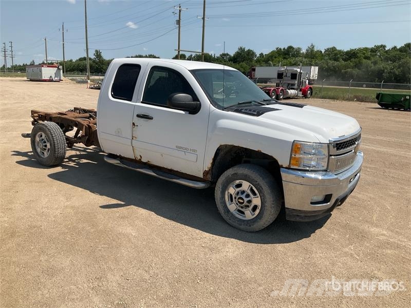 Chevrolet Silverado 2500HD 4x4 Extended Cab Cab and Chassis 캐빈 및 인테리어