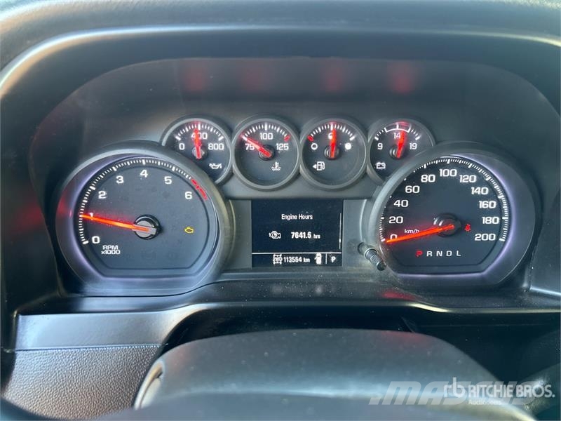 Chevrolet Silverado 2500 4x4 Crew Cab Pickup Otros