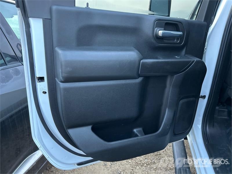 Chevrolet Silverado 2500HD 4x4 Crew Cab Pickup Ostalo