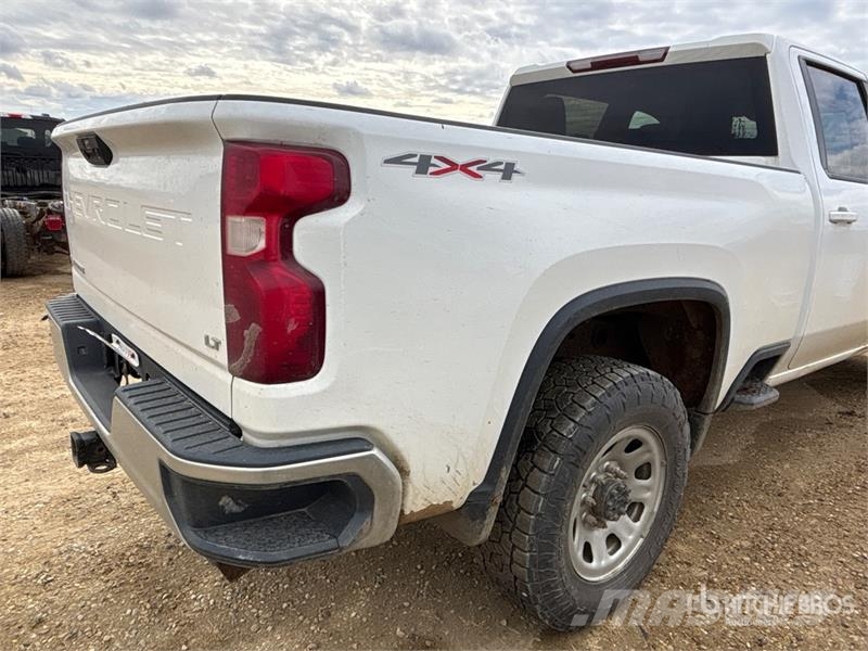 Chevrolet Silverado 2500 LT 4x4 Crew Cab Pickup Drugi