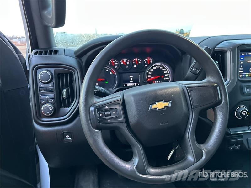Chevrolet Silverado 2500HD 4x4 Crew Cab Pickup Ostalo