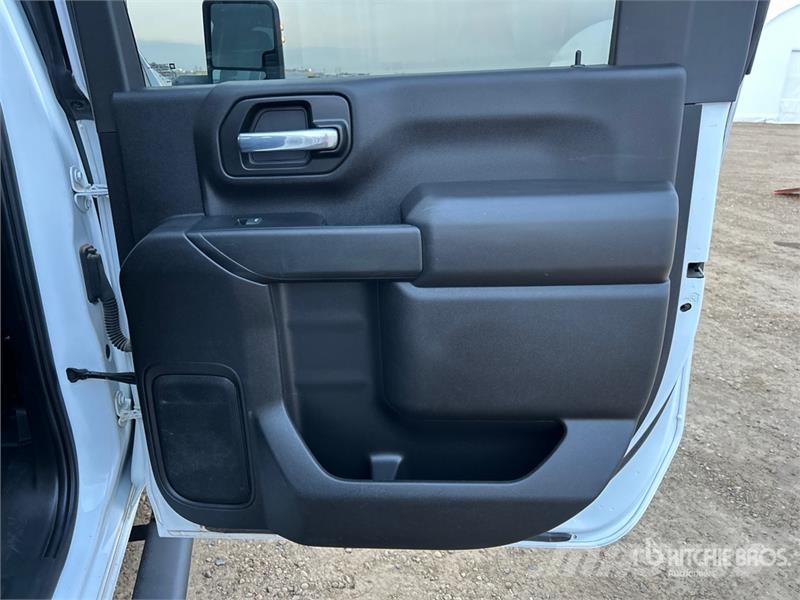 Chevrolet Silverado 2500HD 4x4 Crew Cab Pickup Ostalo