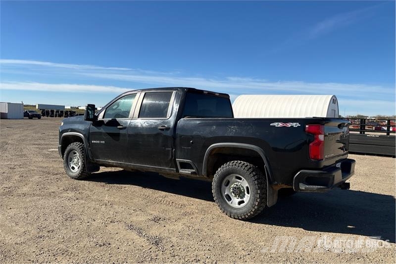 Chevrolet Silverado 2500 4x4 Crew Cab Pickup Altele