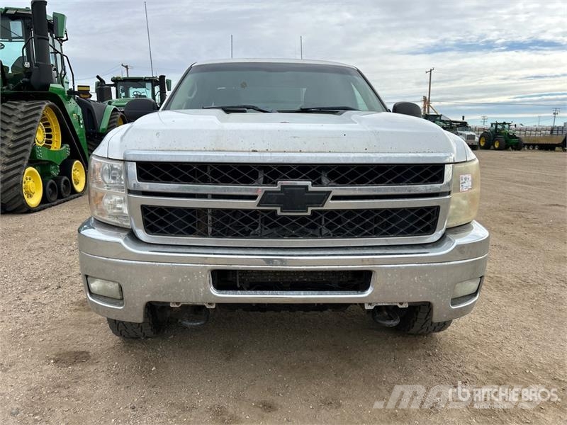 Chevrolet Silverado 2500 LT 4x4 Extended Cab Pickup Muu